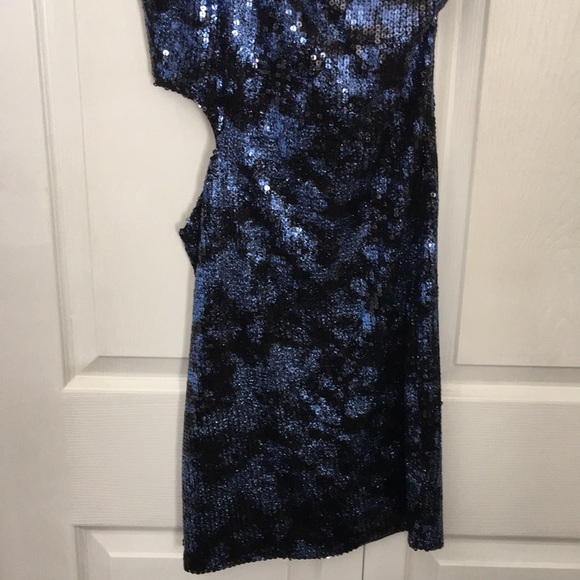 One shoulder sequin dress with side cut out - Picture 3 of 8